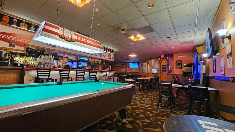 701 Bar and Grill