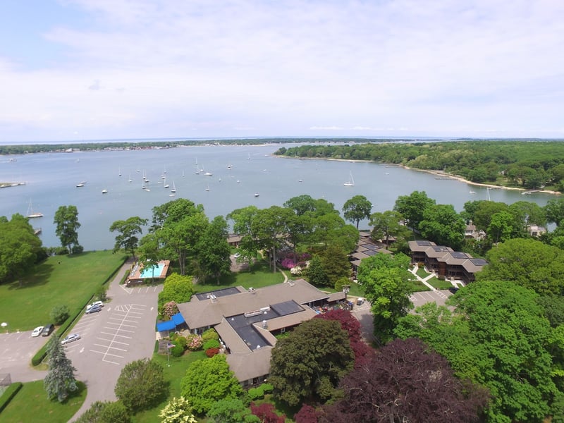 Dering Harbor Inn