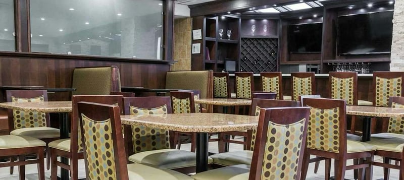 Hollywood Bar and Grill