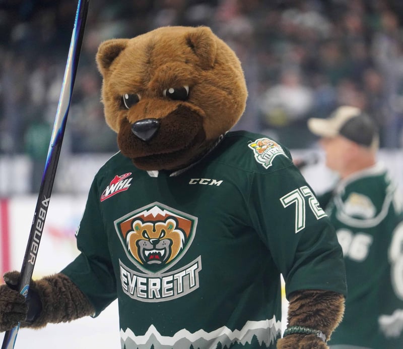 Everett Silvertips vs Kamloops Blazers