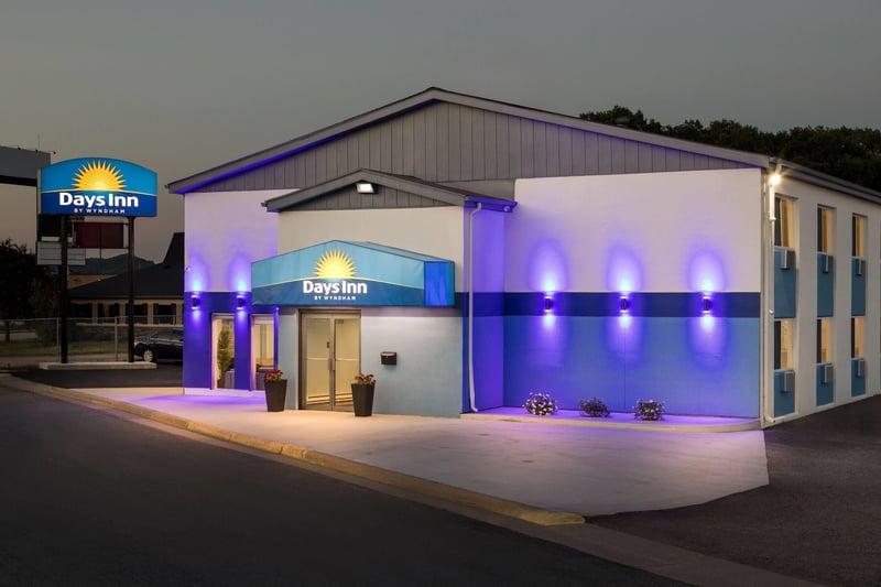 Days Inn by Wyndham La Crosse