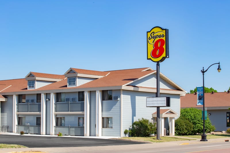 Super 8 by Wyndham La Crosse