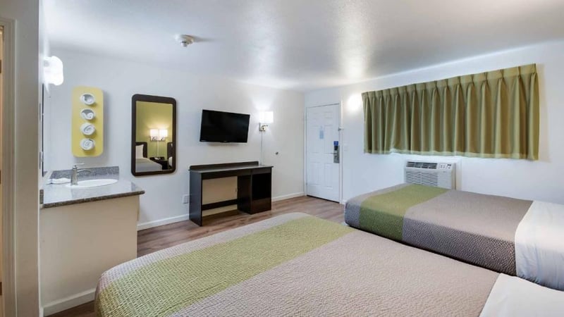 Motel 6 Burlington, WA